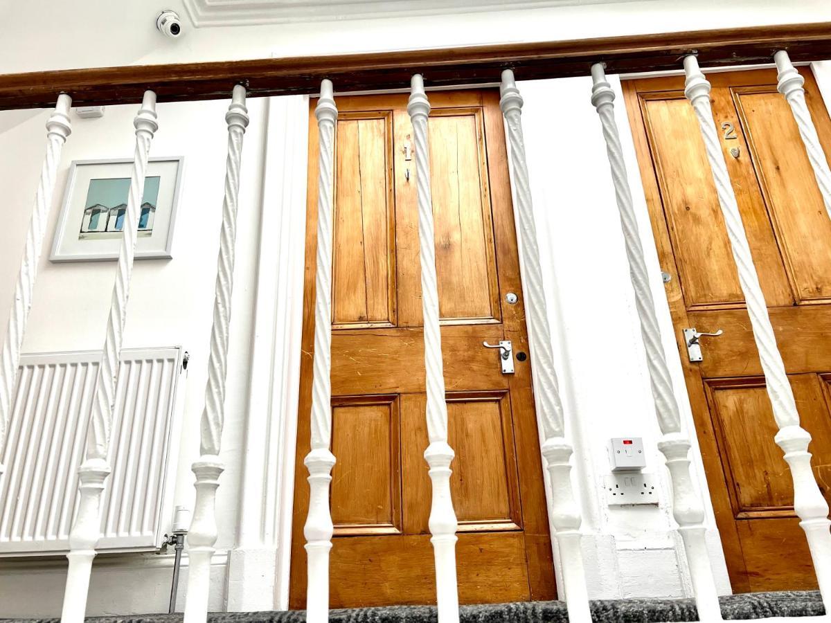 Bythesea Guest House Ayr Bagian luar foto
