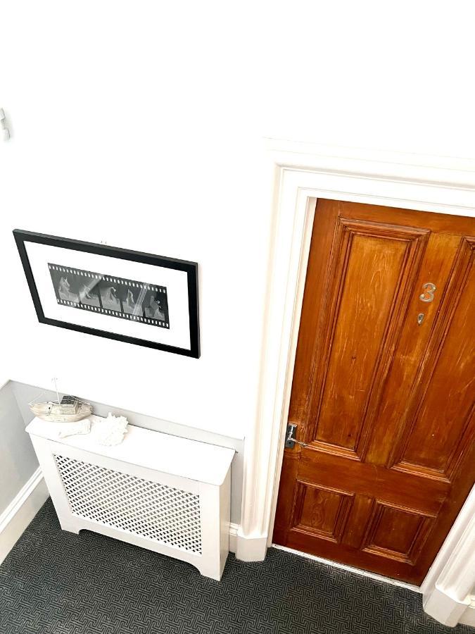 Bythesea Guest House Ayr Bagian luar foto