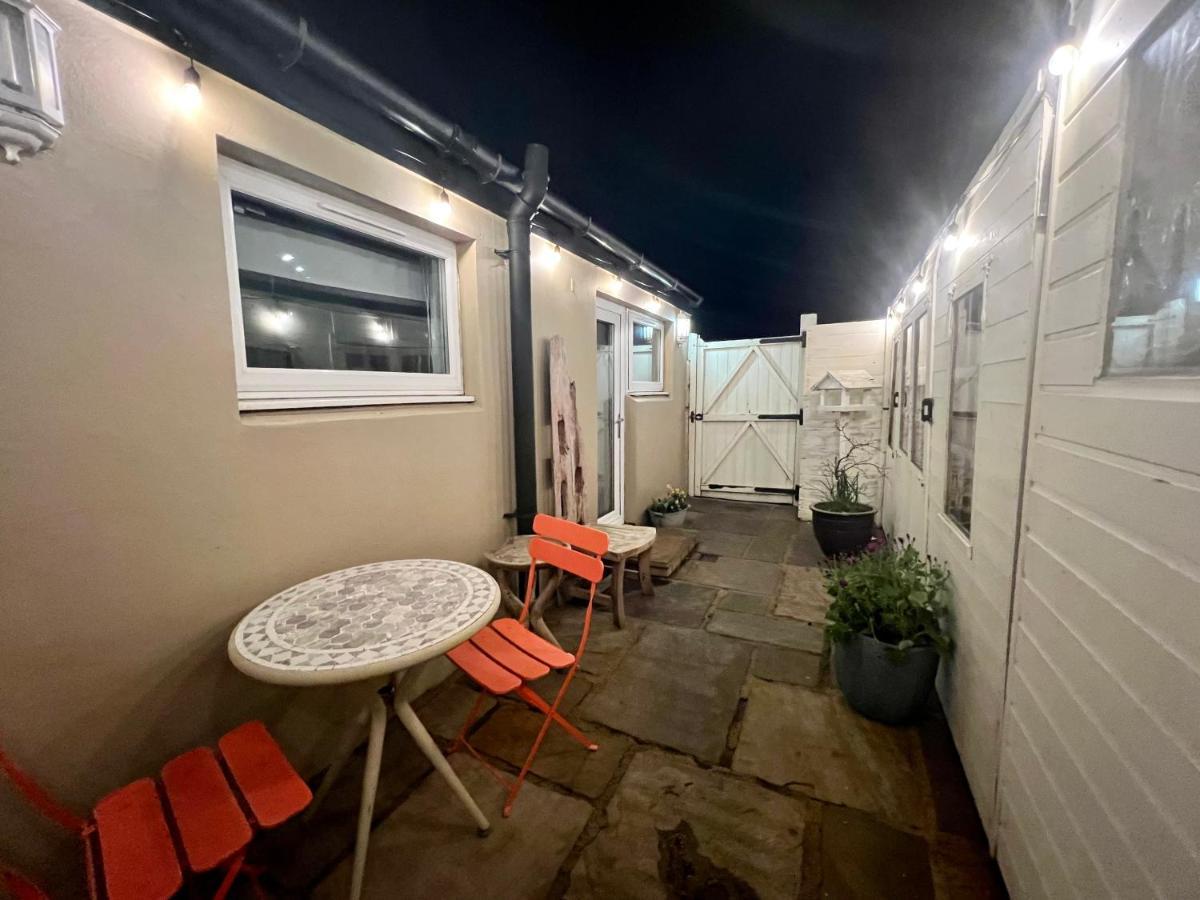 Bythesea Guest House Ayr Bagian luar foto